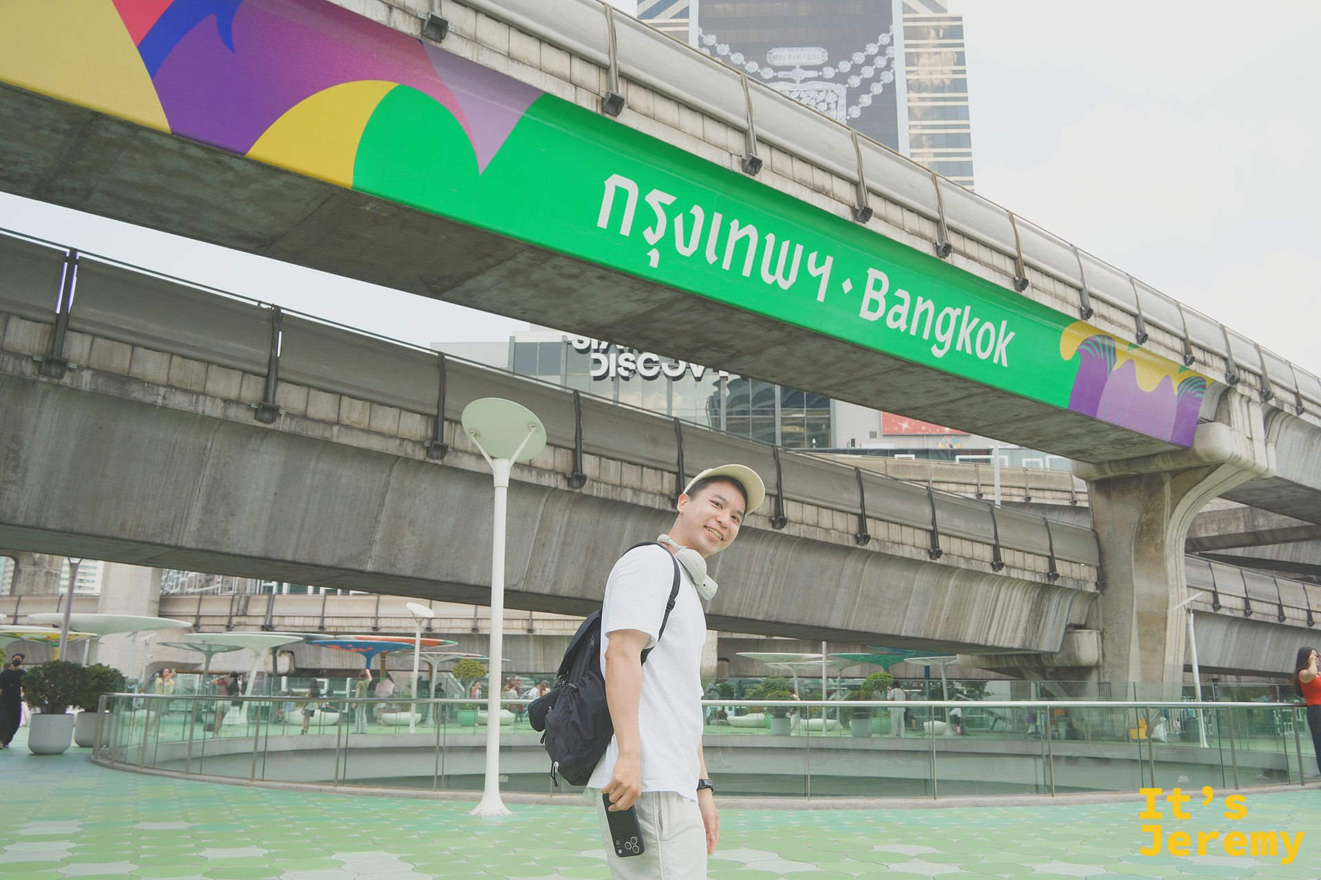 BTS 軌道橋的綠色那一面:Skywalk 拍照率最高的招牌角度