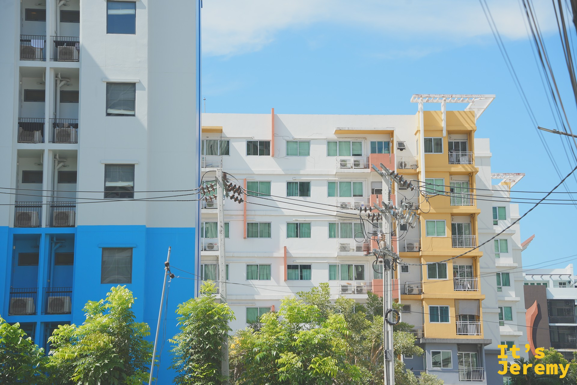從 On Nut 散步到 Bang Chak 路上的蘇坤蔚街景