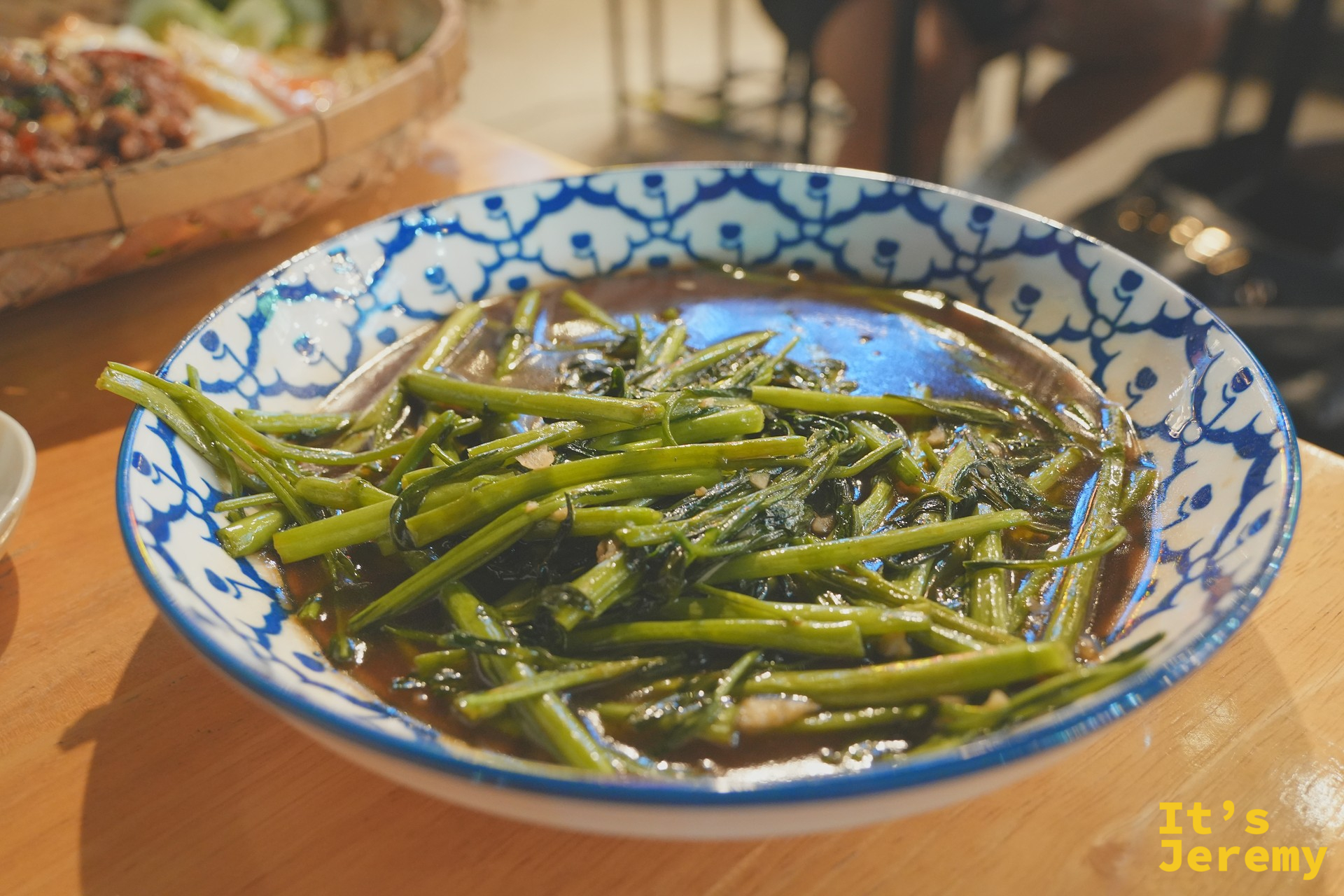 炒空心菜(菜單寫「炒牽牛花」),蒜香與辣椒平衡得恰到好處