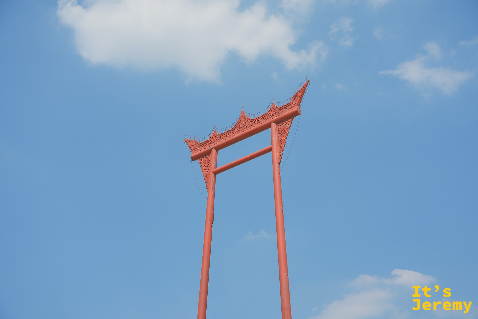 蘇泰寺前的紅色大鞦韆 Sao Ching Cha，曼谷老城區最具辨識度的地標