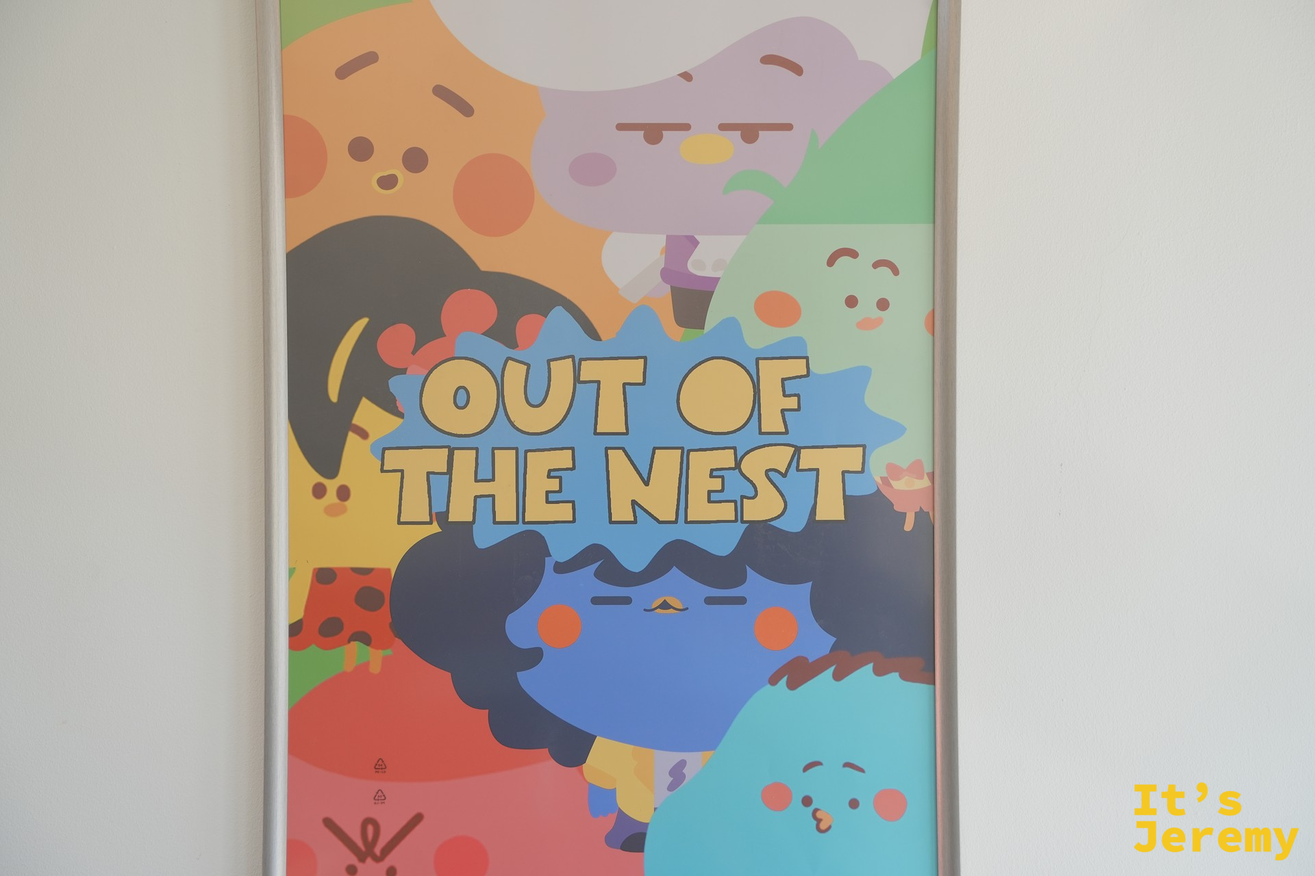 HUUS PLATE 牆上 OUT OF THE NEST 角色海報
